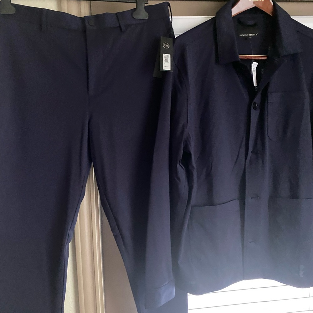 Men’s Banana Republic Casual Suit top XL and pants 36/30